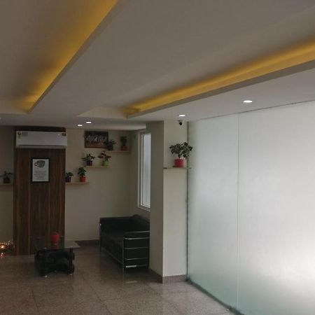 Corooms Sanvi Hotels Unitech Cyber Park Gurgaon Exterior photo